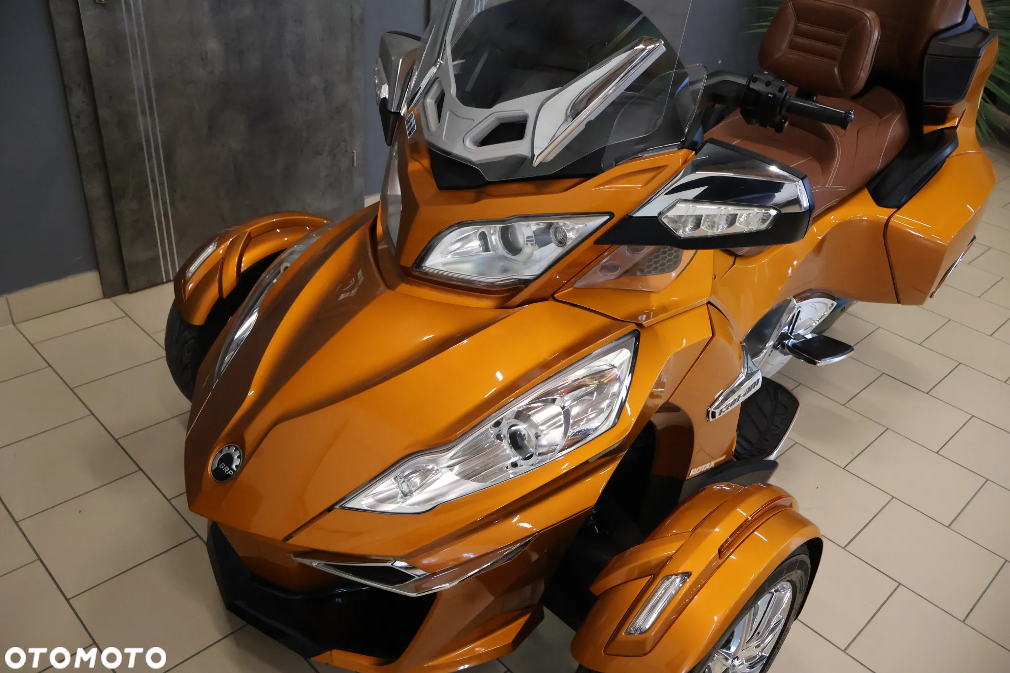 Can-Am Spyder - 40