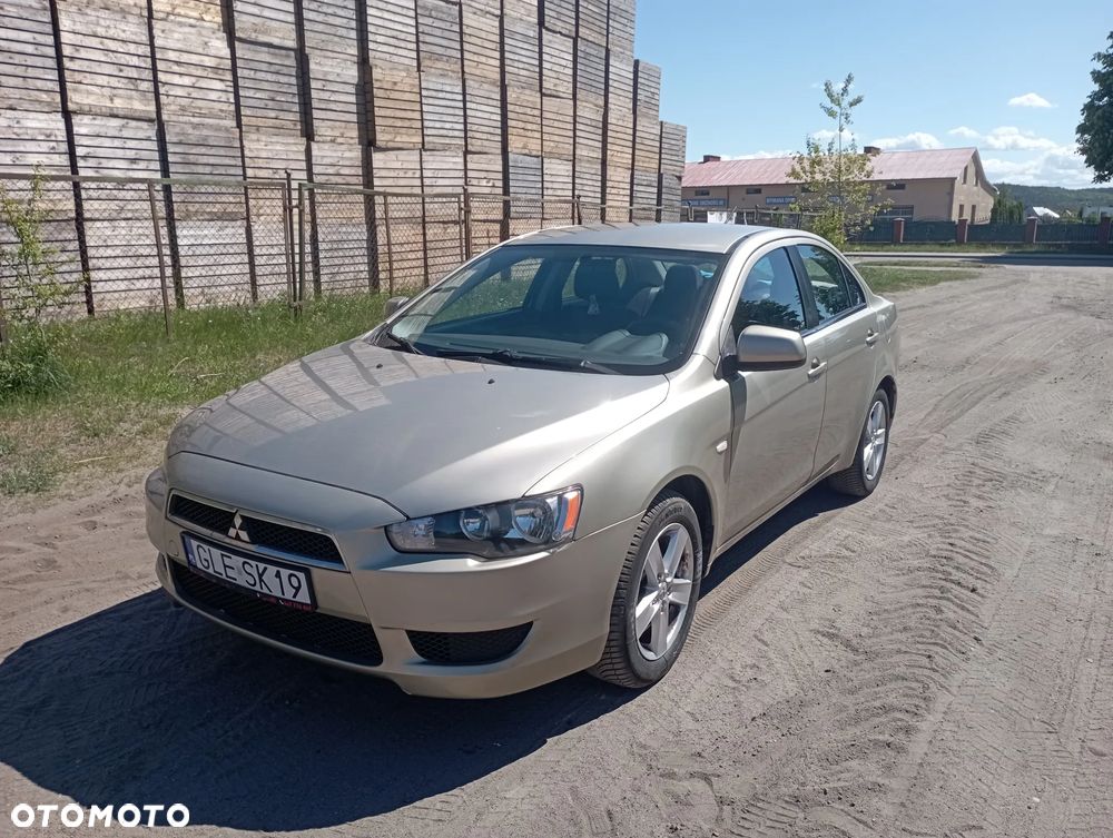 Mitsubishi Lancer 1.8 Invite - 1