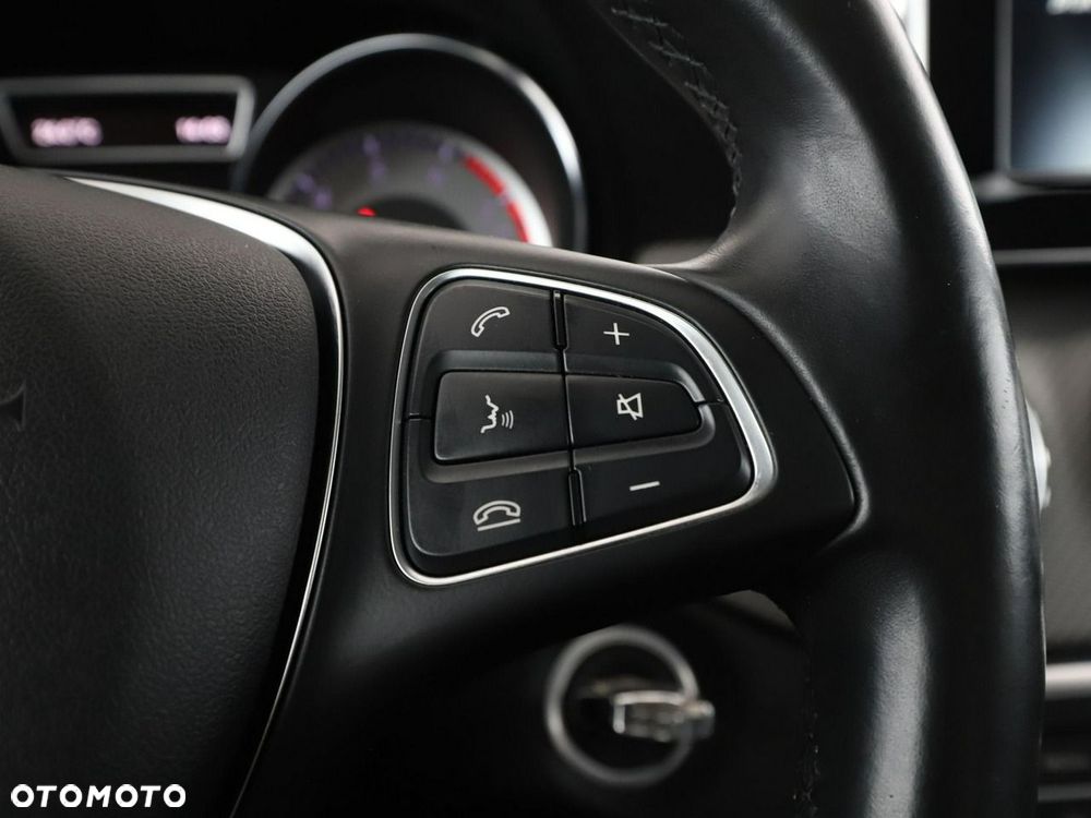 Mercedes-Benz GLA 200 Style - 28