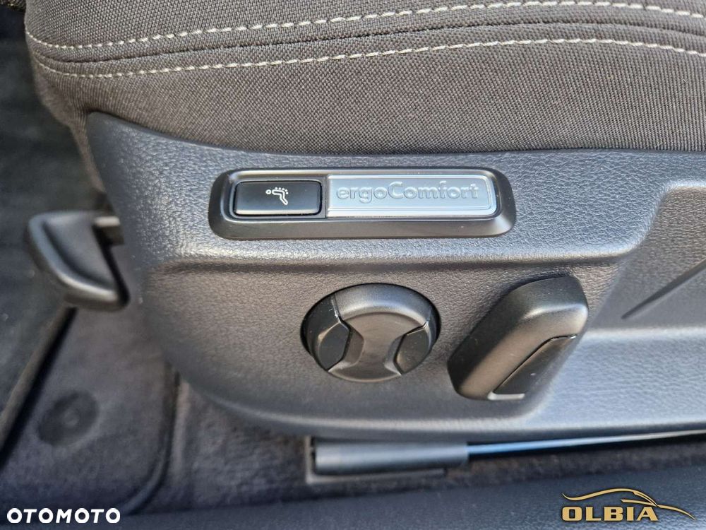 Volkswagen Passat - 27
