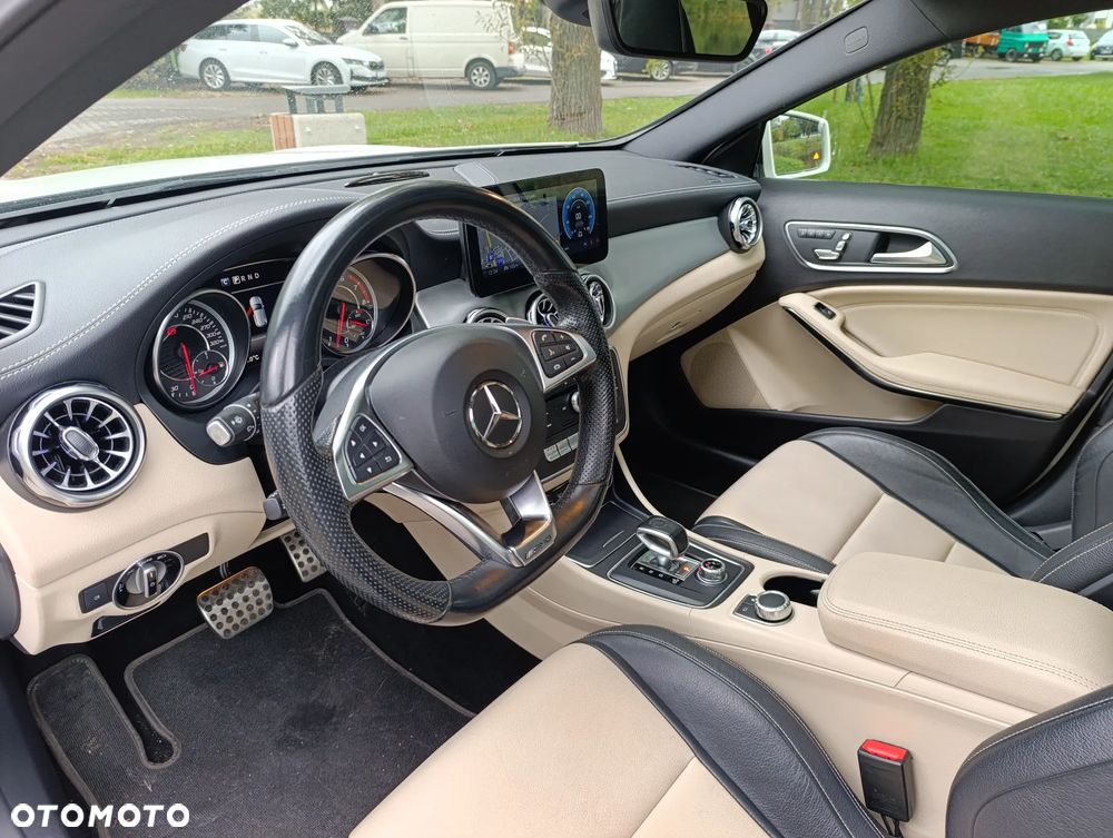 Mercedes-Benz GLA AMG 45 4-Matic - 26