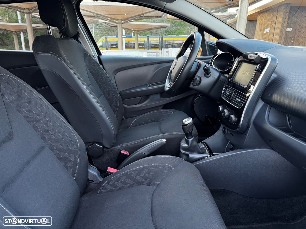 Renault Clio Sport Tourer - 13