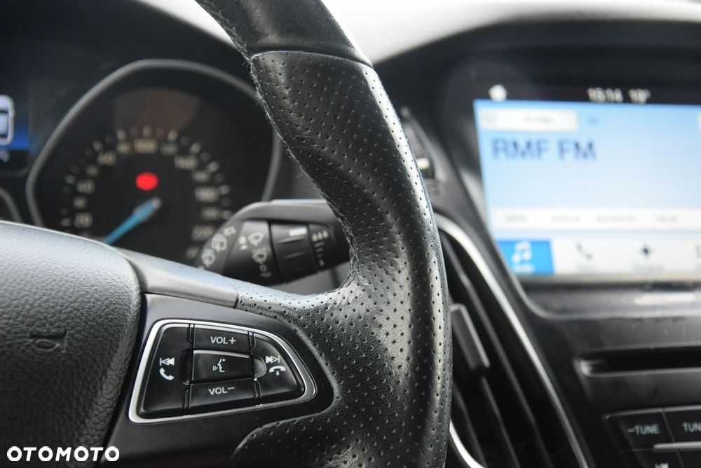 Ford Focus 1.5 EcoBlue Start-Stopp-System ST-LINE STYLE - 39