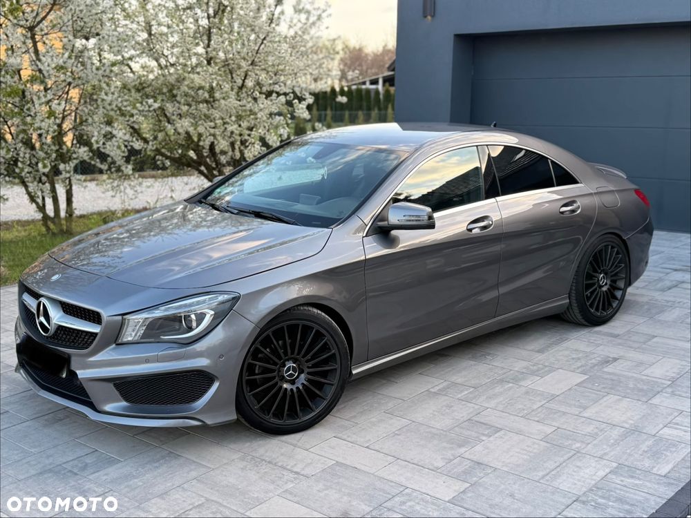 Mercedes-Benz CLA 180 AMG Line - 2