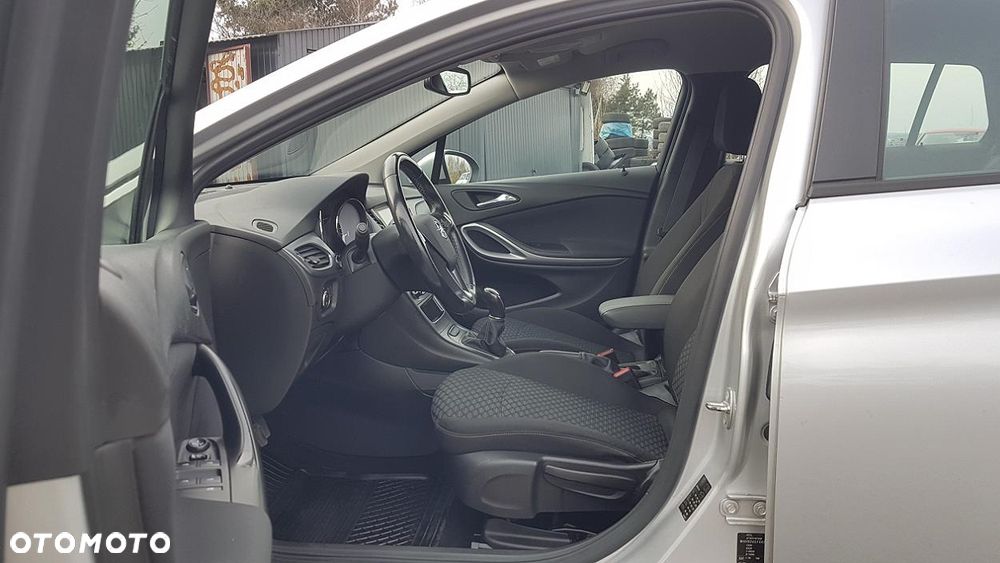 Opel Astra 1.6 CDTI Essentia - 22