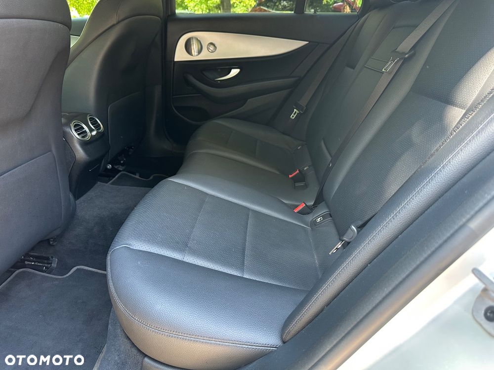 Mercedes-Benz Klasa E 220 d 9G-TRONIC Avantgarde - 10