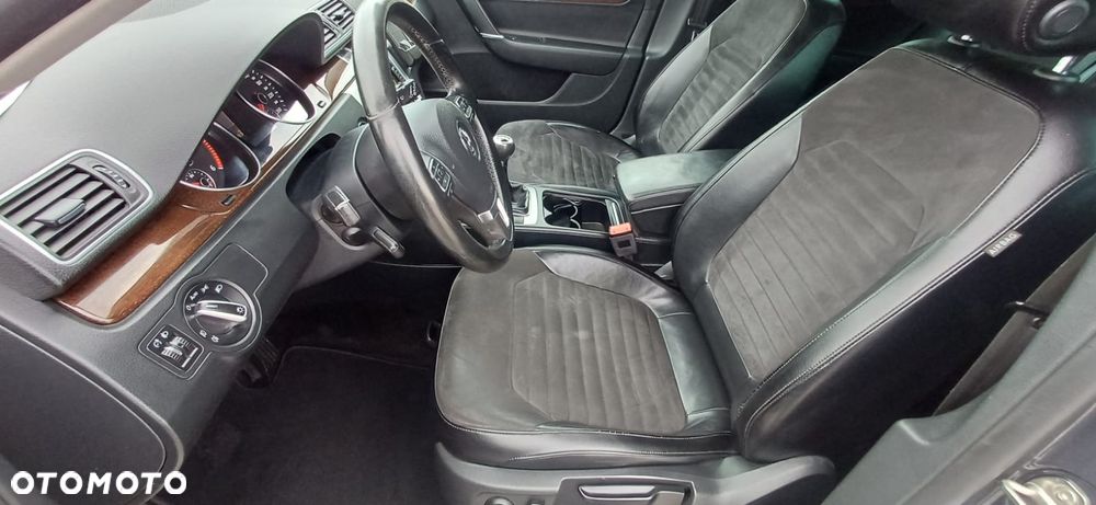 Volkswagen Passat - 18