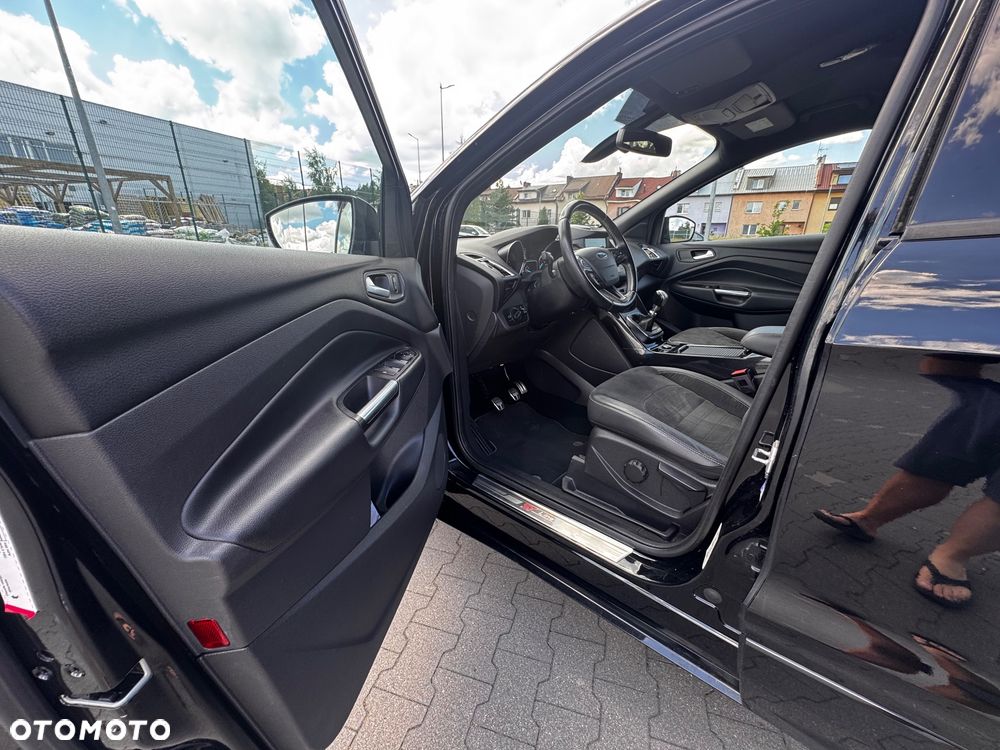 Ford Kuga 2.0 TDCi 2x4 ST-Line - 11