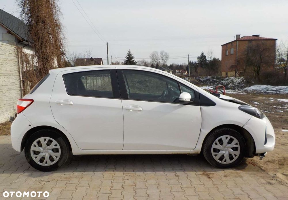 Toyota Yaris - 16