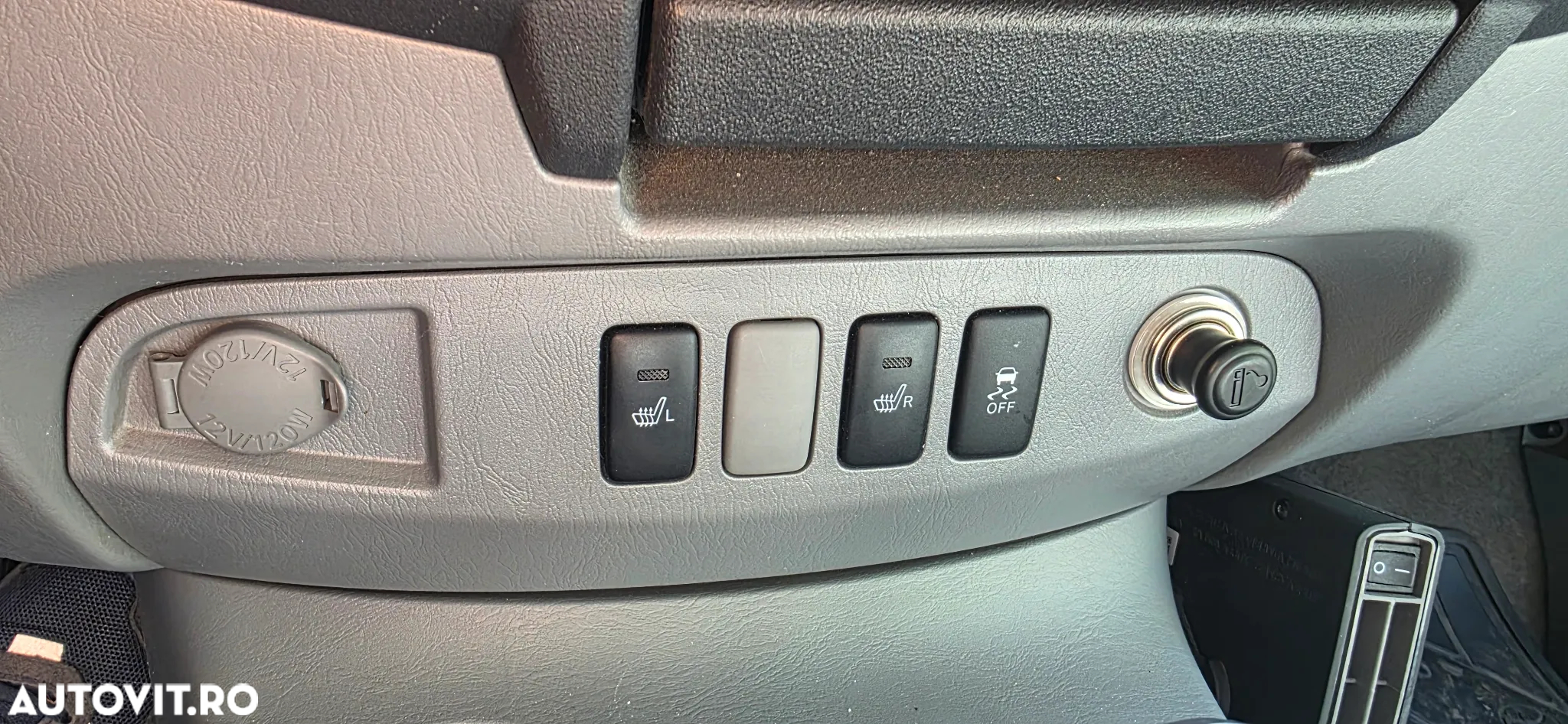 Toyota Hilux 4x4 Cabina Dubla Style+ Aut. - 15