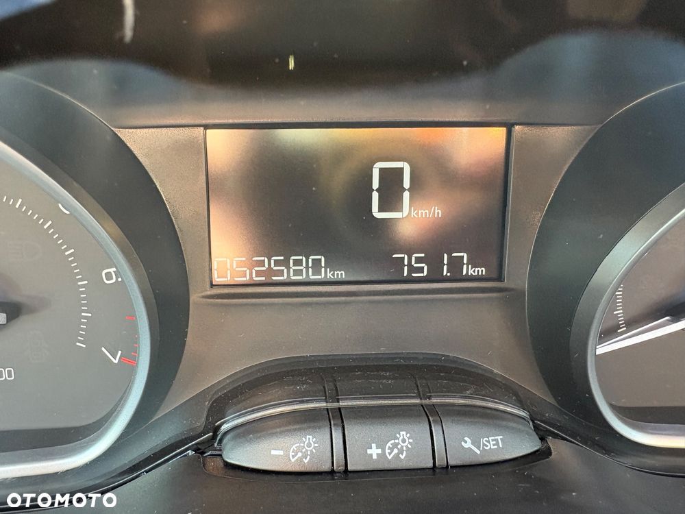 Peugeot 208 PureTech 82 Stop & Start Signature - 19