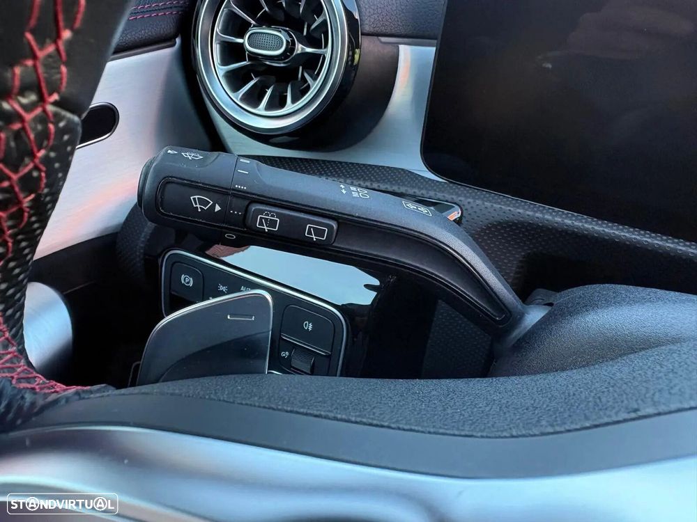 Mercedes-Benz CLA 200 d Shooting Brake AMG Line Aut. - 39