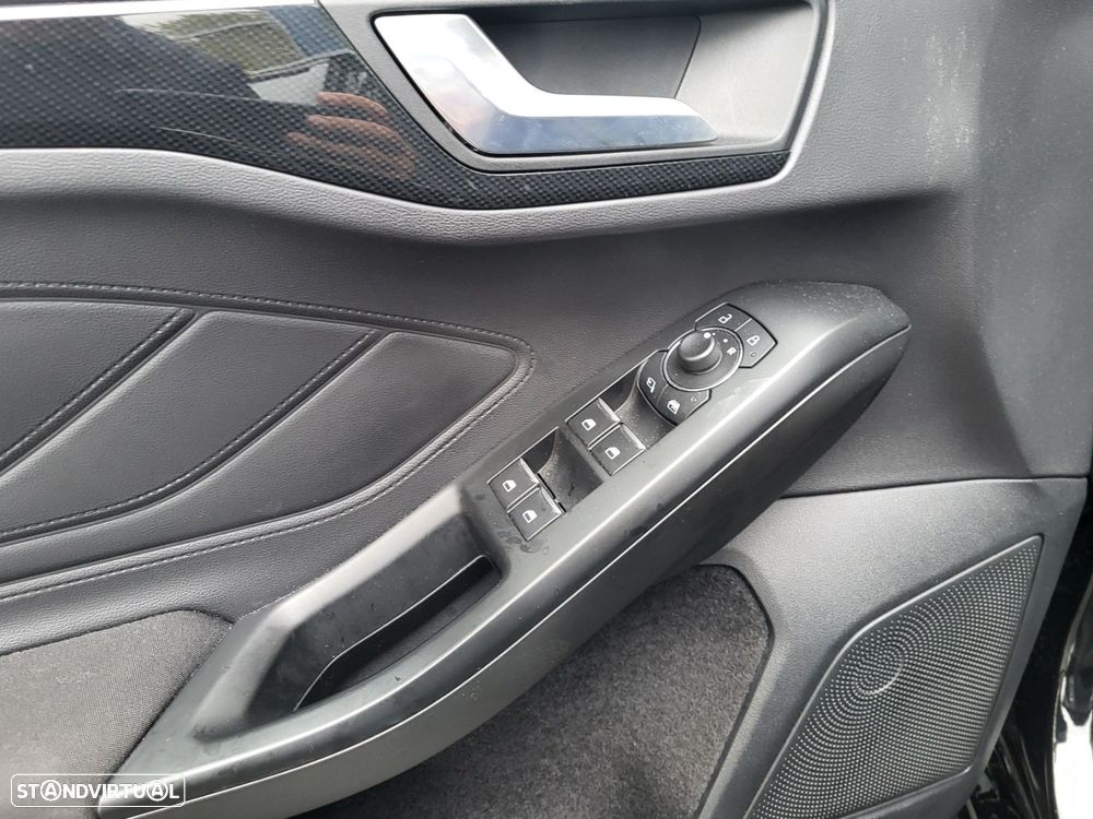 Ford Focus 1.0 EcoBoost MHEV ST-Line - 8