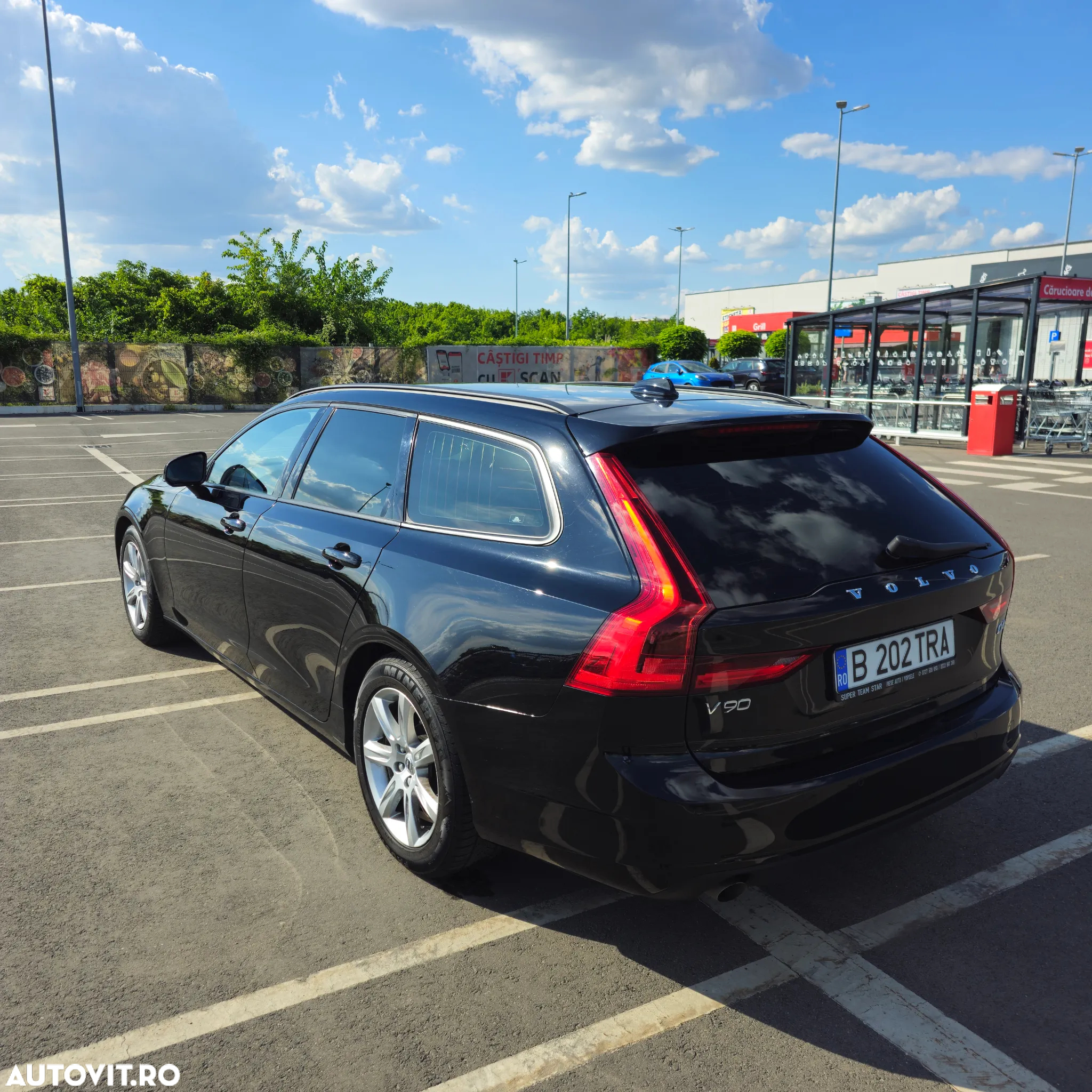 Volvo V90 D4 Momentum - 3