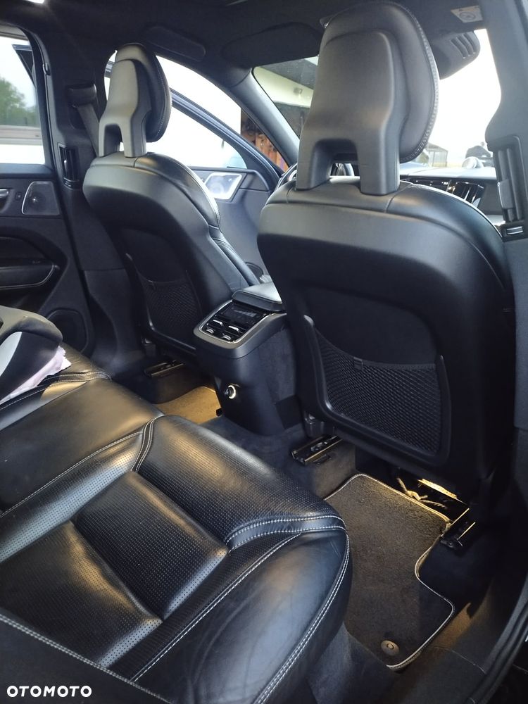 Volvo XC 60 D5 SCR AWD R-Design - 9
