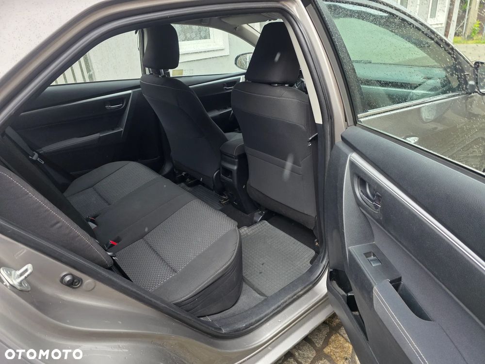 Toyota Corolla 1.6 Active - 12