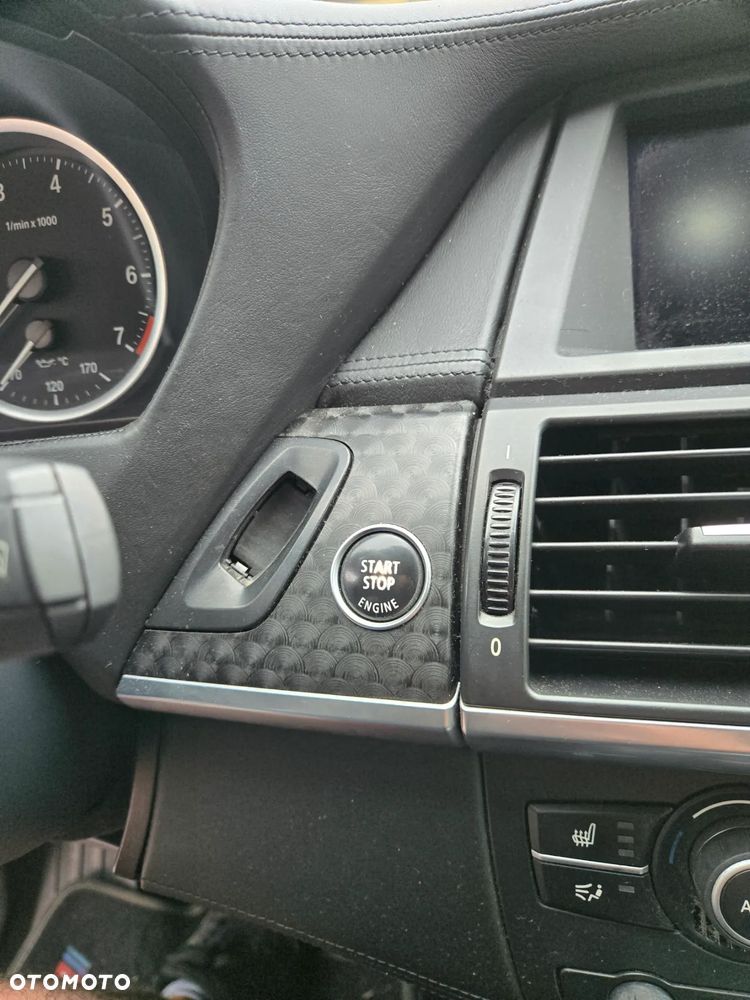 BMW X6 50i xDrive - 12