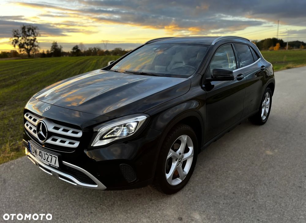 Mercedes-Benz GLA 200 7G-DCT AMG Line - 1
