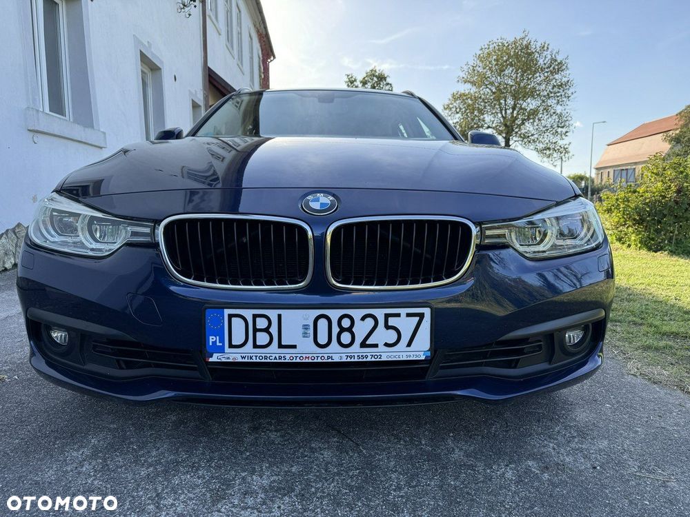 BMW Seria 3 320i Luxury Line - 10