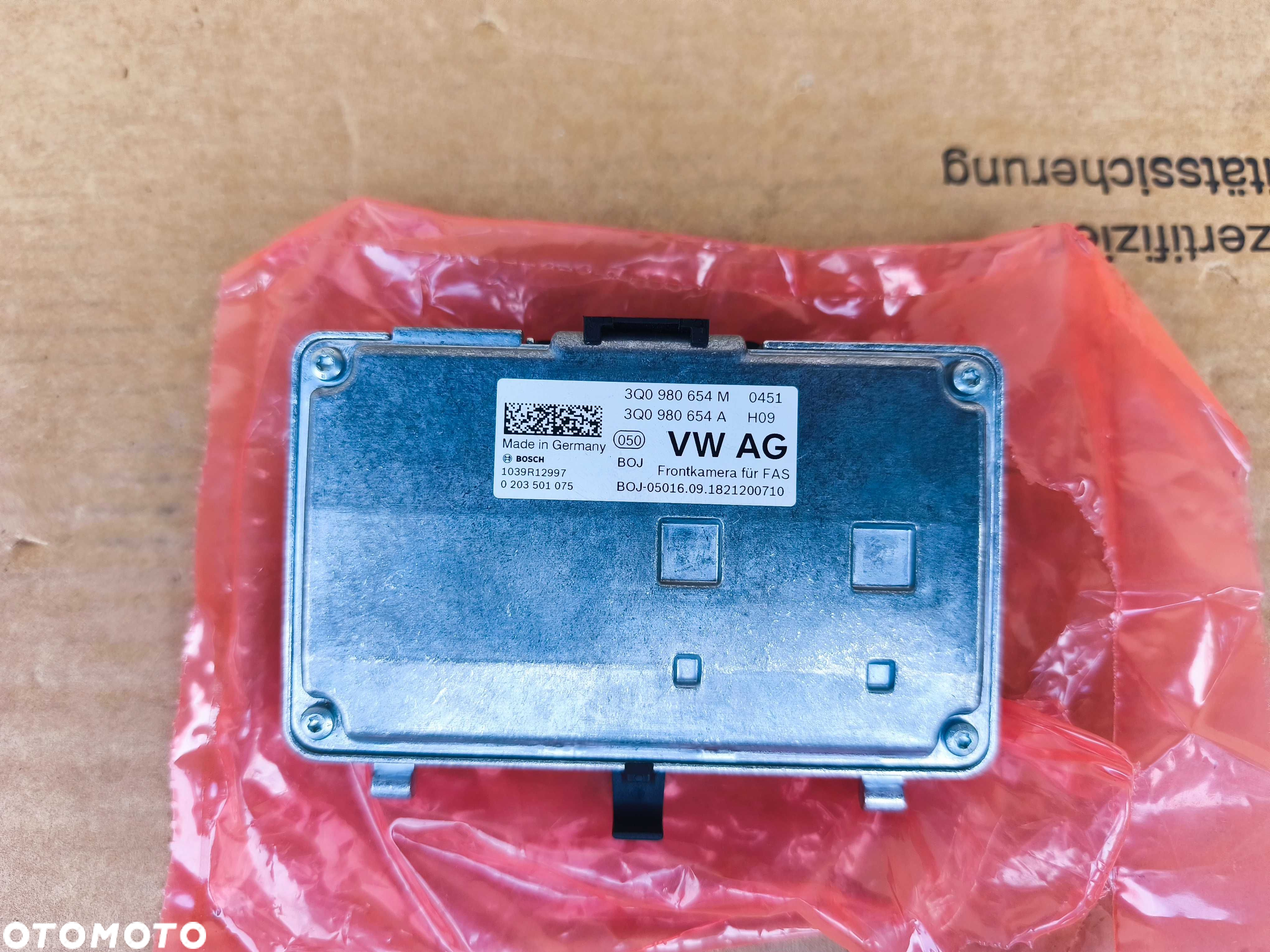 VW AUDI SEAT SKODA asystent pasa kamera przód 3Q0.980.654M NOWY - 2