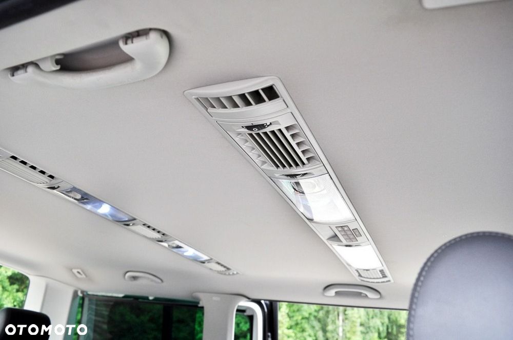Volkswagen Multivan - 21