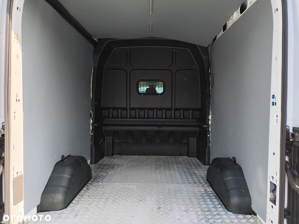 Ford Transit - 12