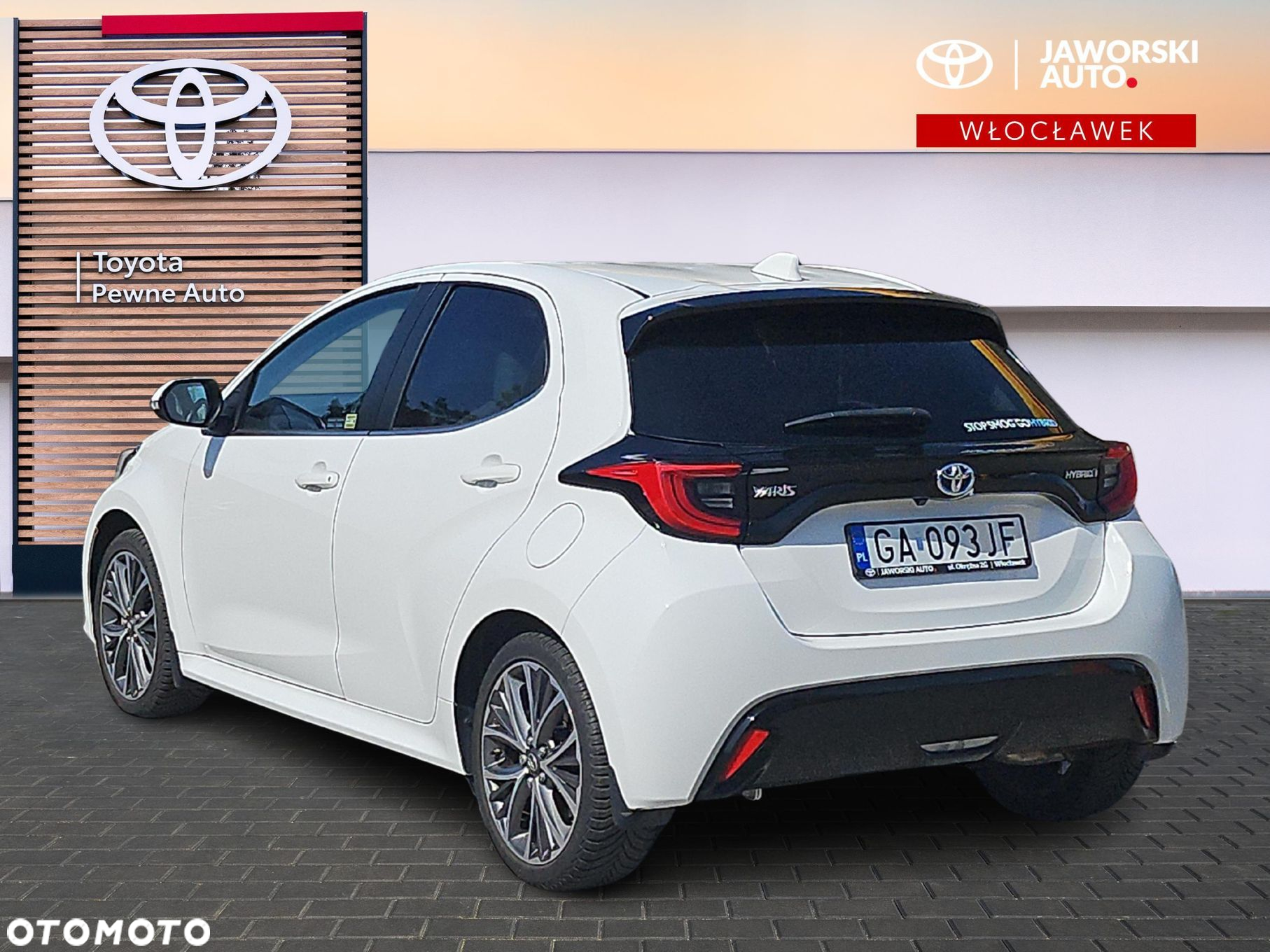Toyota Yaris Hybrid 1.5 Executive - 3