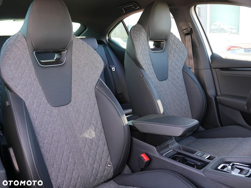 Skoda Octavia 2.0 TDI Sportline DSG - 37