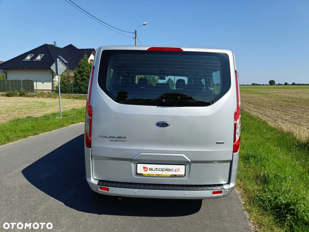 Ford Tourneo Custom - 31
