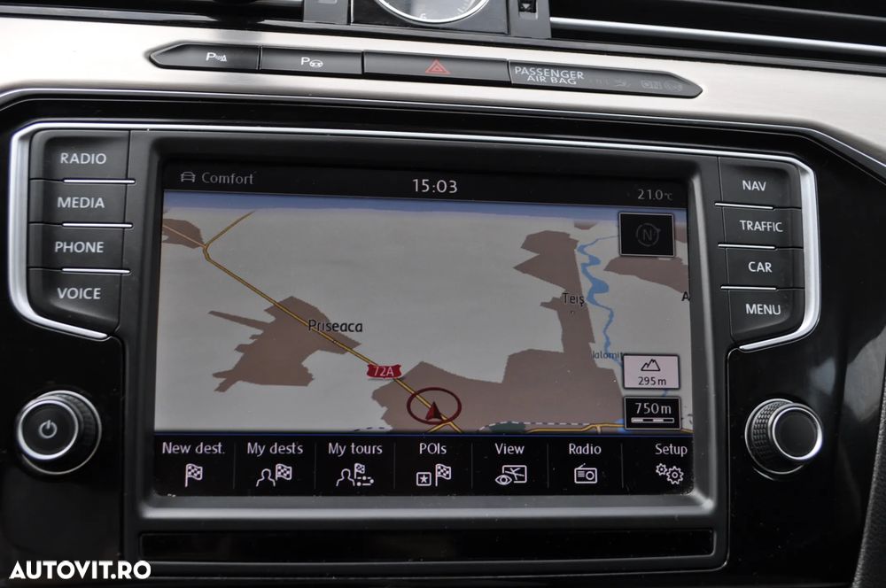 Volkswagen Passat 2.0 TDI SCR 4Motion DSG Highline - 32