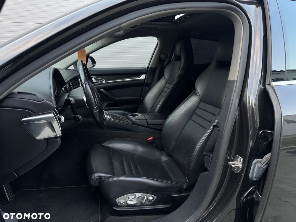 Porsche Panamera 4S PDK - 12