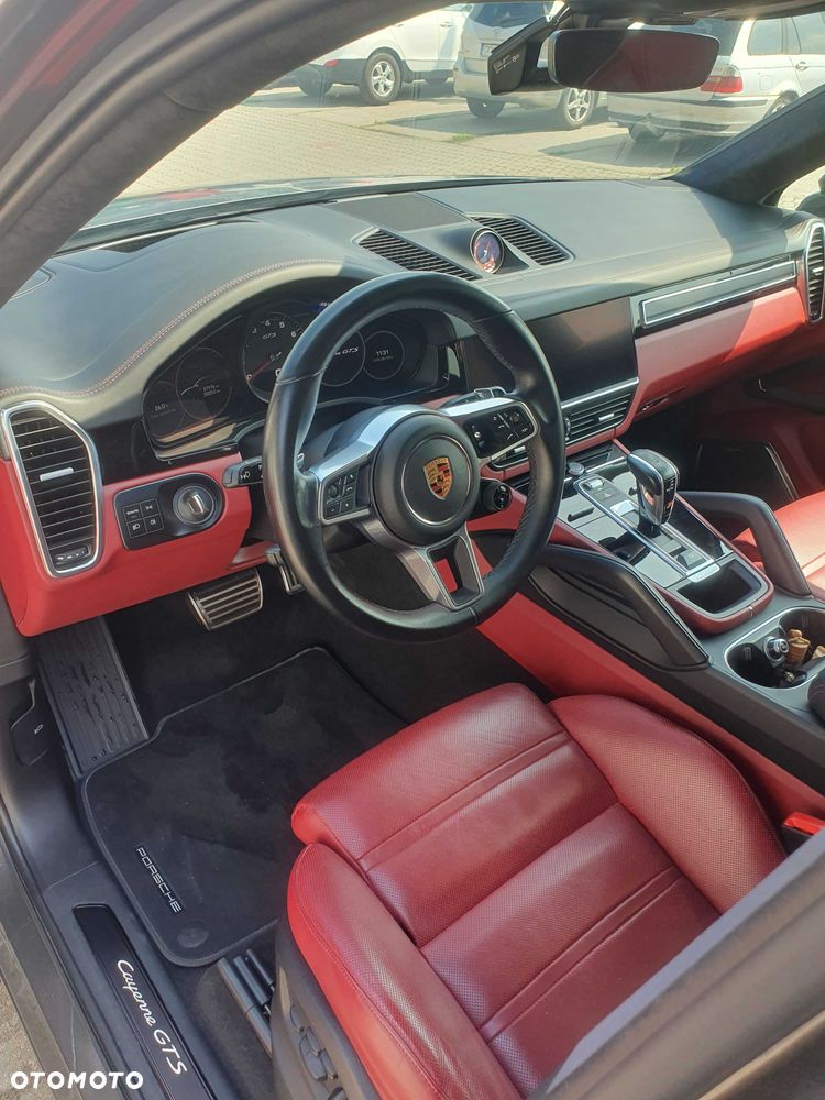 Porsche Cayenne - 6
