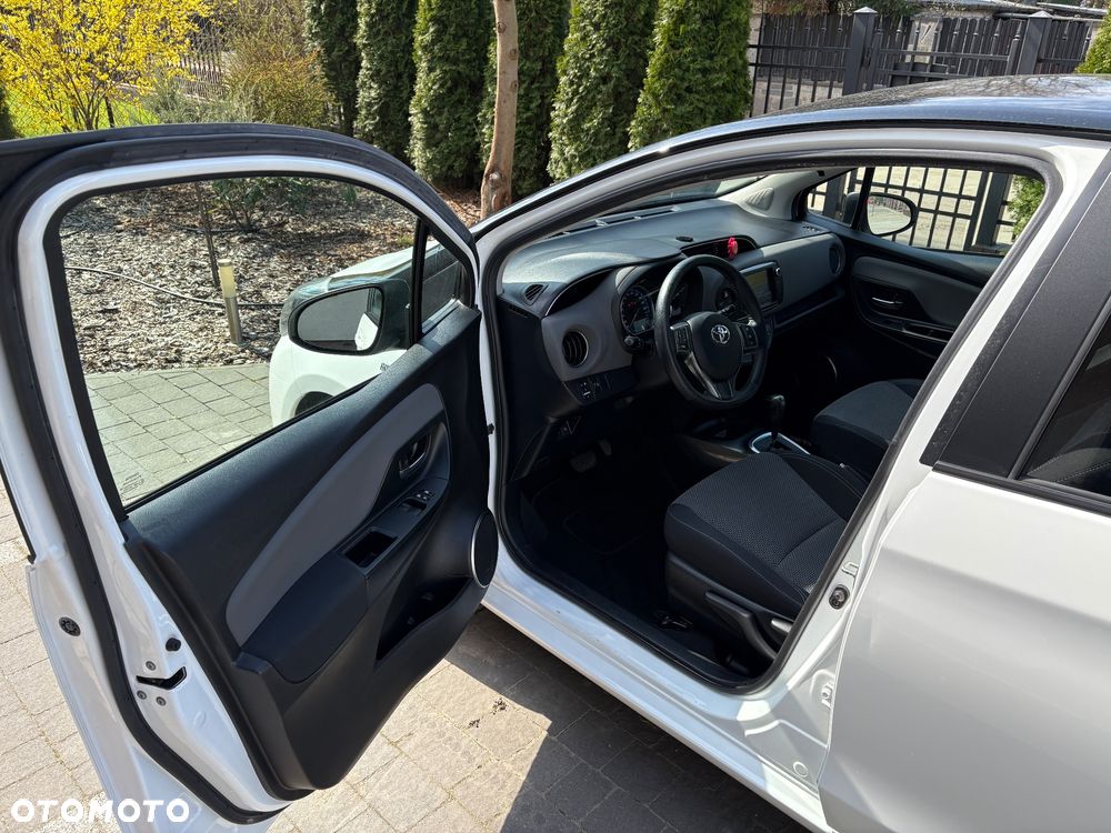 Toyota Yaris ver-hybrid-1-5-vvt--i-comfort - 4