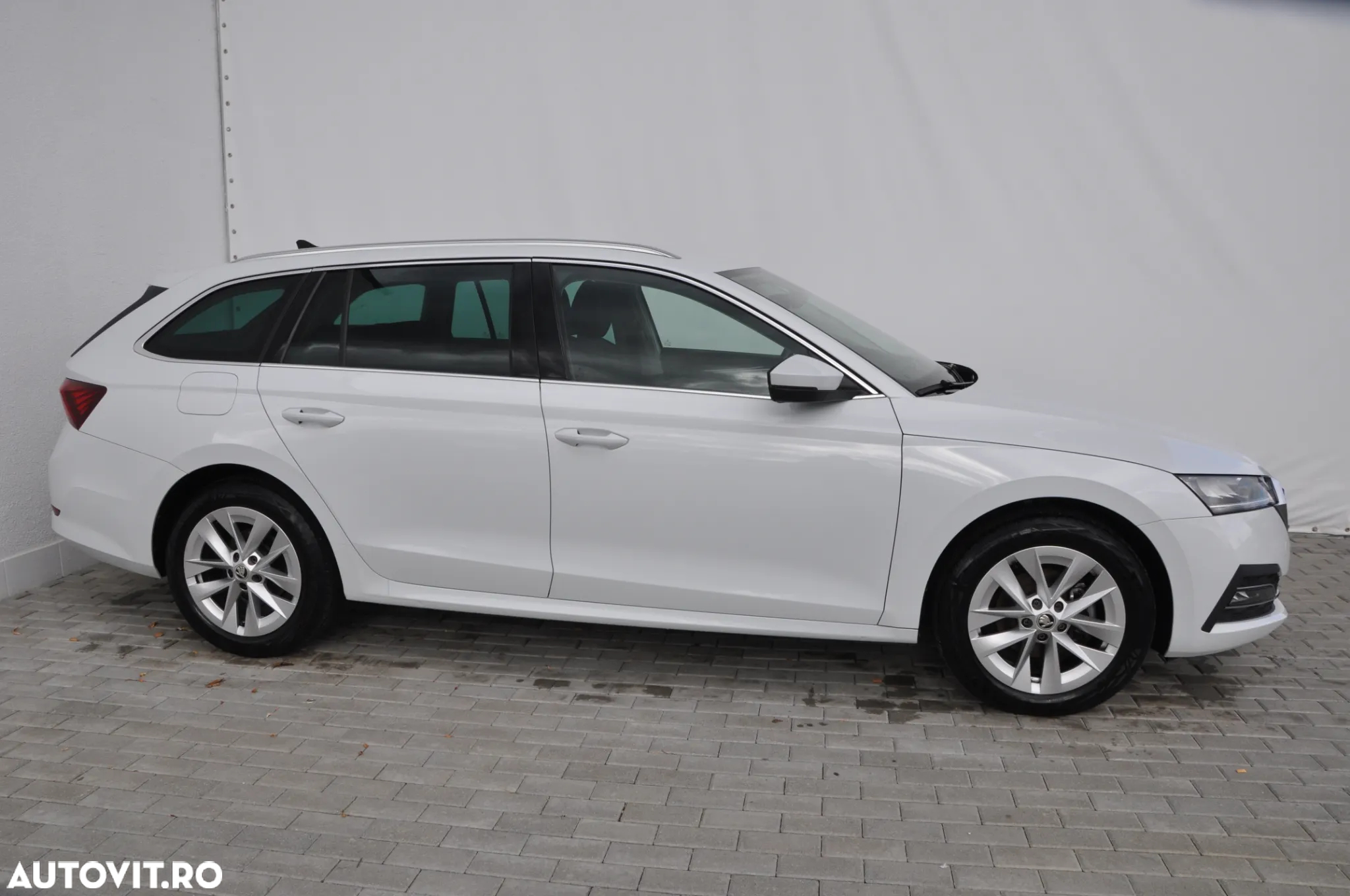Skoda Octavia Combi 2.0 TDI DSG Ambition - 6