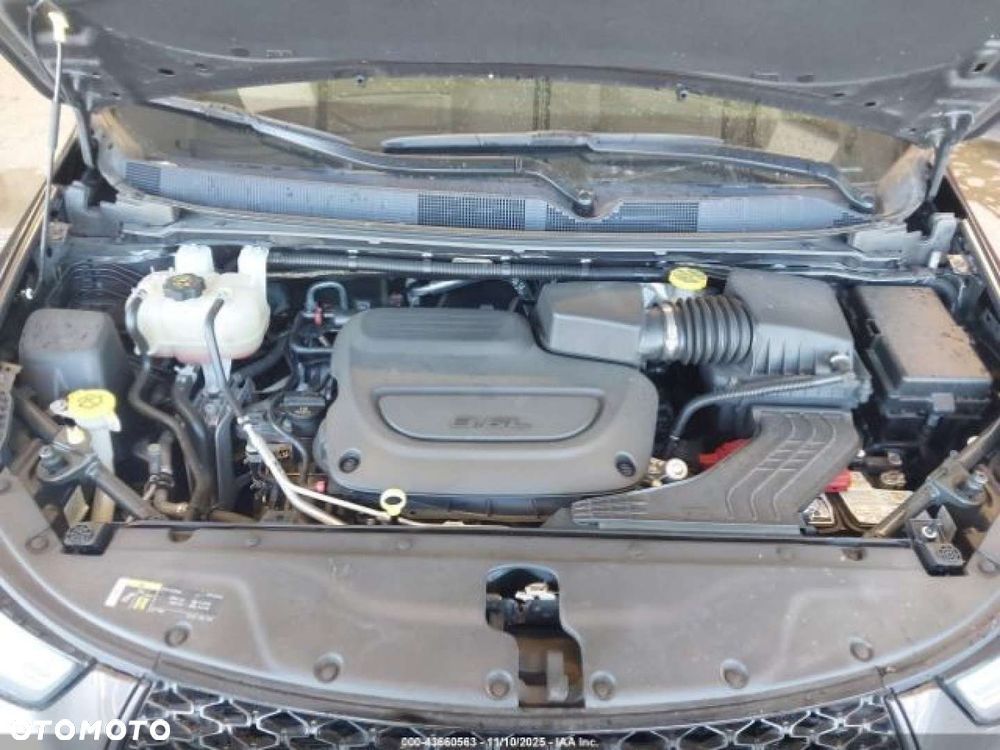 Chrysler Pacifica - 16