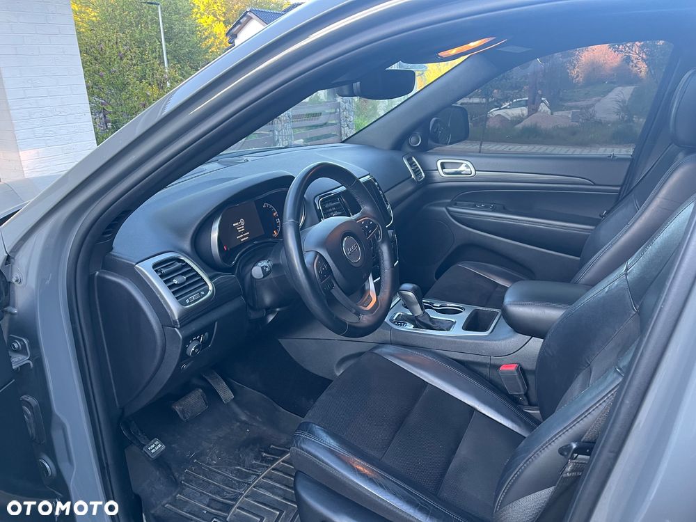 Jeep Grand Cherokee - 10