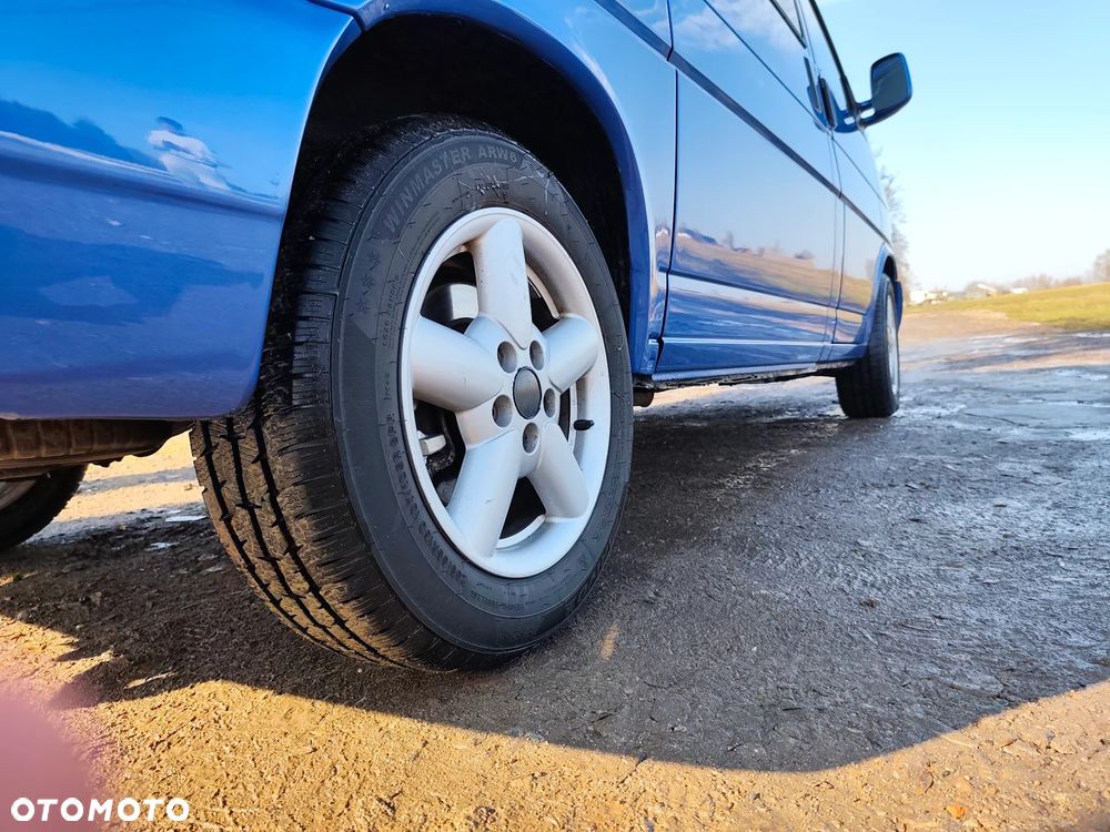 Volkswagen Multivan - 16