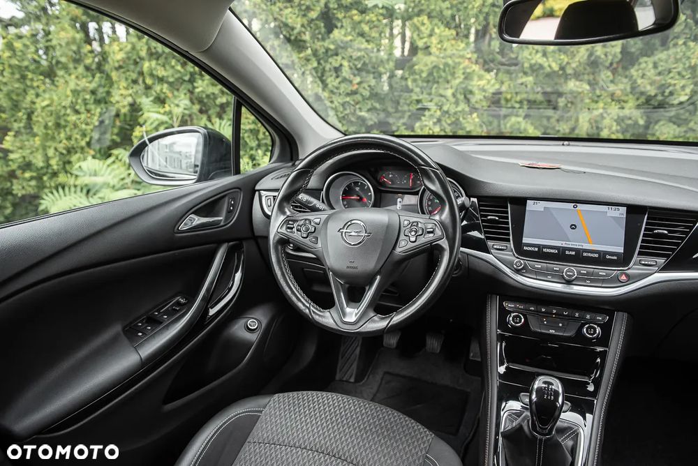 Opel Astra 1.4 T Dynamic S&S - 29