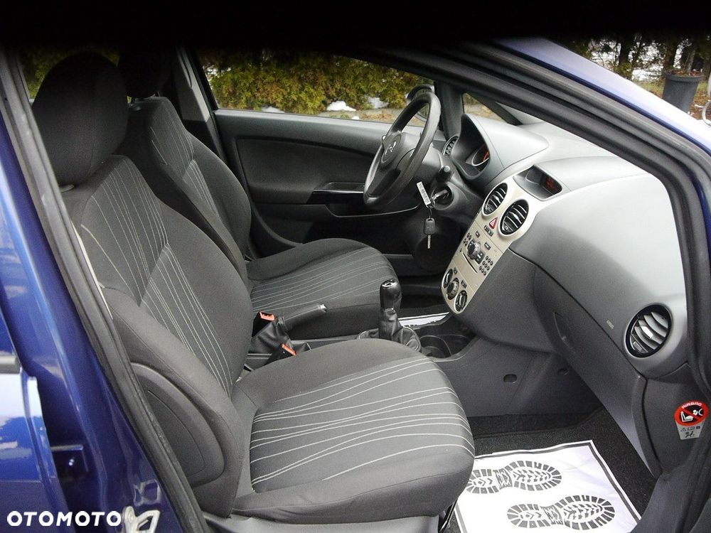 Opel Corsa 1.4 16V Cosmo - 23