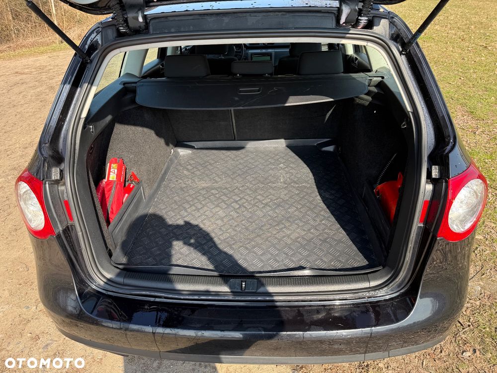 Volkswagen Passat 2.0 TDI DPF Highline - 13