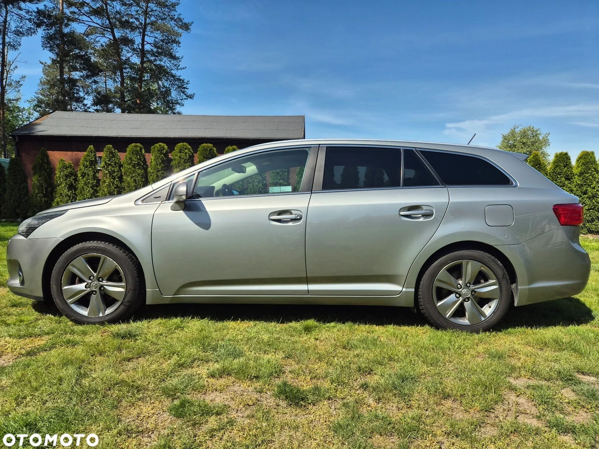 Toyota Avensis - 1