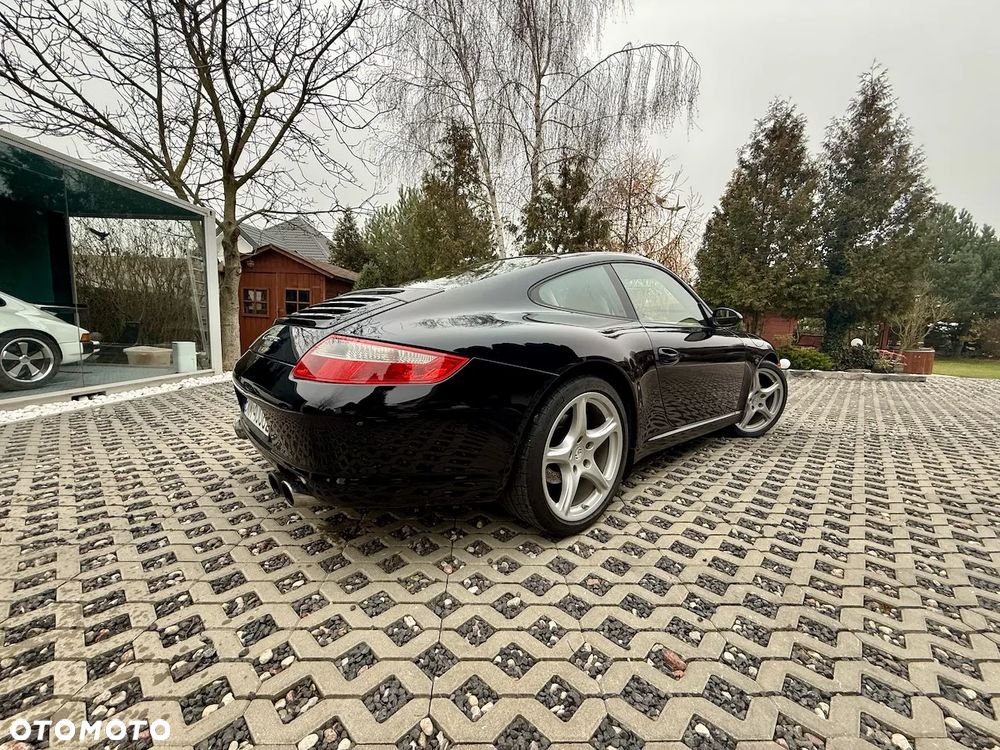 Porsche 911 Carrera - 4