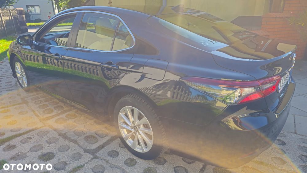 Toyota Camry - 12