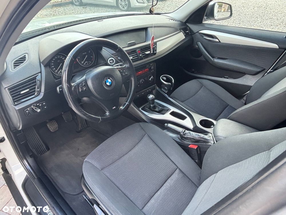 BMW X1 sDrive16d xLine - 25