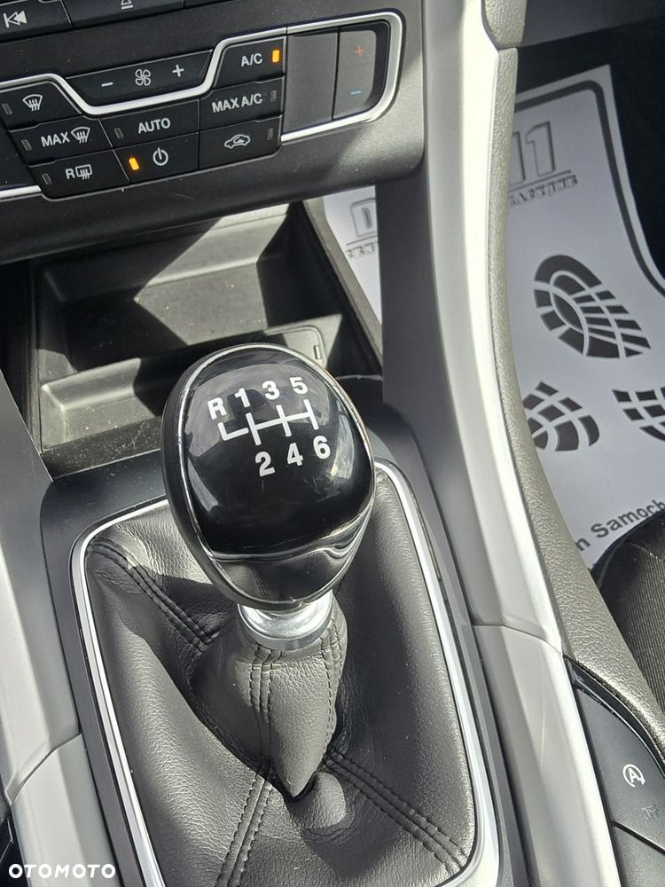 Ford Mondeo - 32