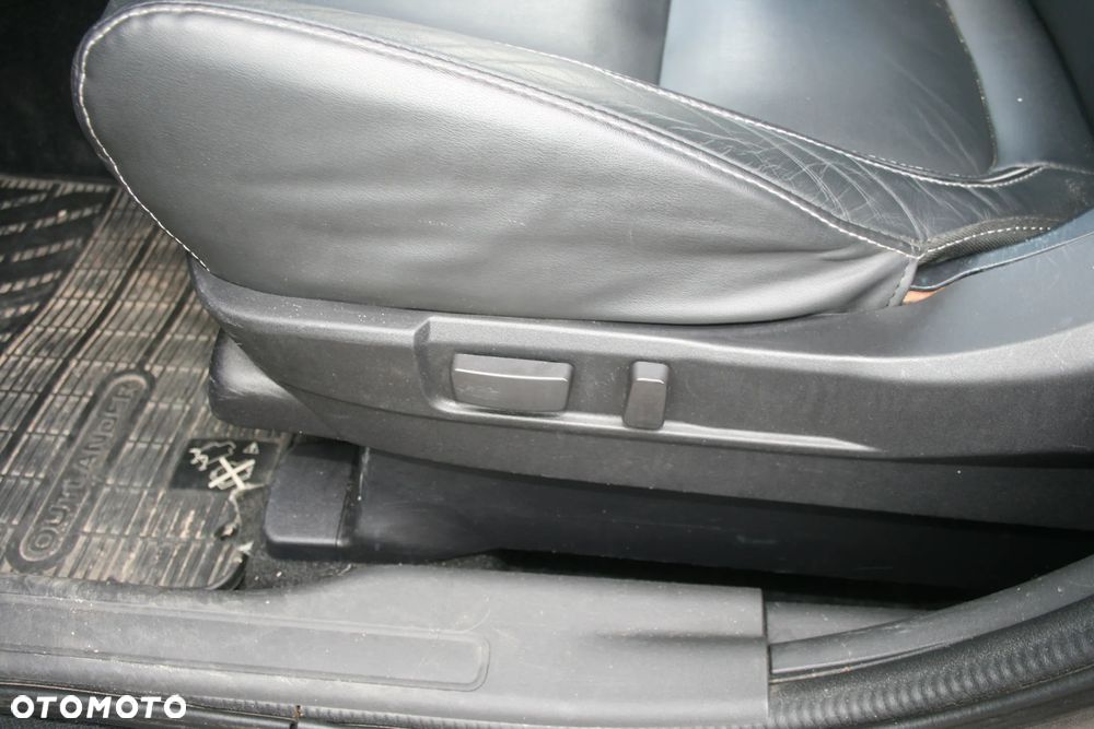 Mitsubishi Outlander - 13