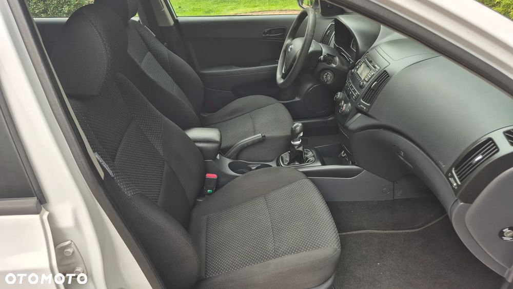 Hyundai i30 1.4 Base + EU5 - 10