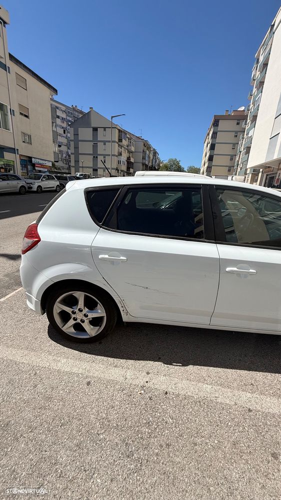 Kia Ceed 1.6 CRDi TX ISG - 6