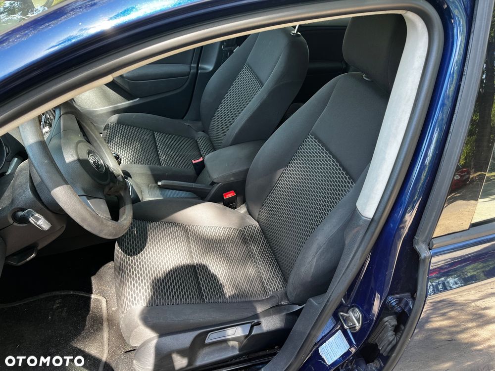 Volkswagen Golf 1.6 TDI DPF Trendline - 4