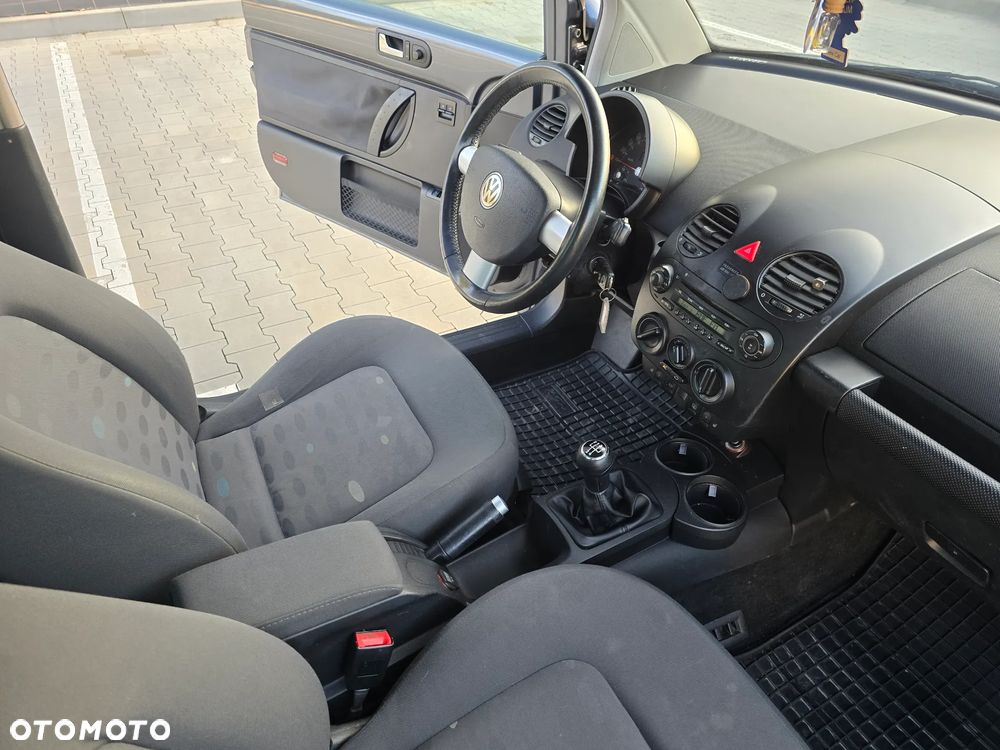 Volkswagen New Beetle - 13